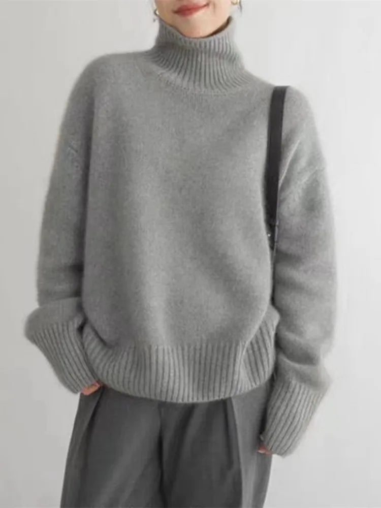 NOOR | SOFT TURTLENECK SWEATER