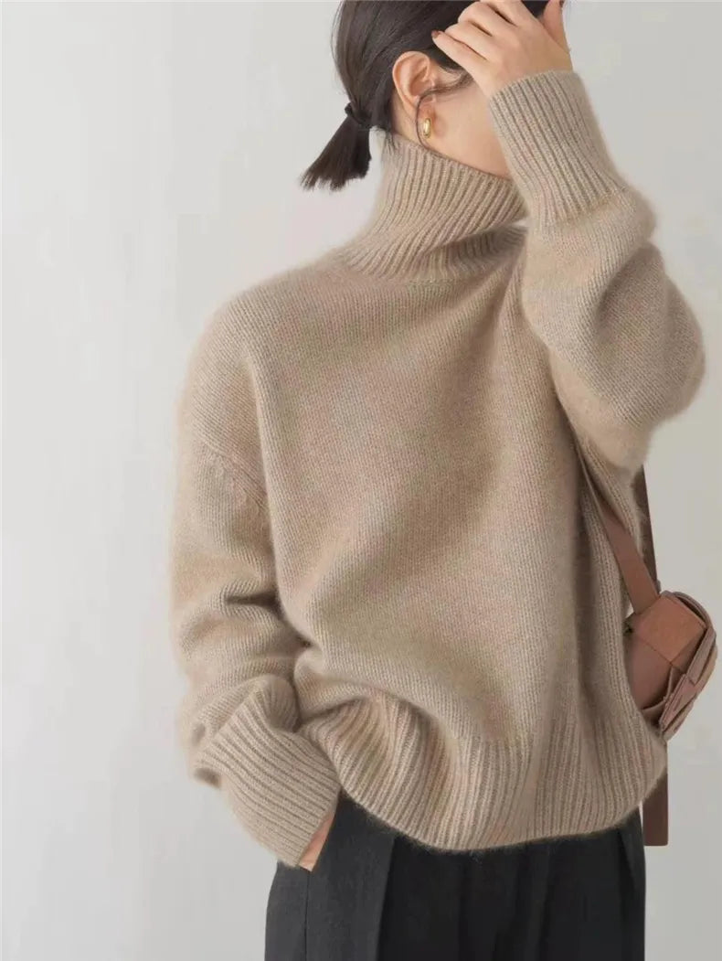 NOOR | SOFT TURTLENECK SWEATER